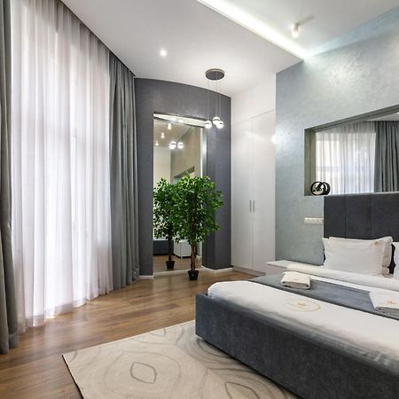 Royal Apartment On Franka 28 Lviv Ngoại thất bức ảnh
