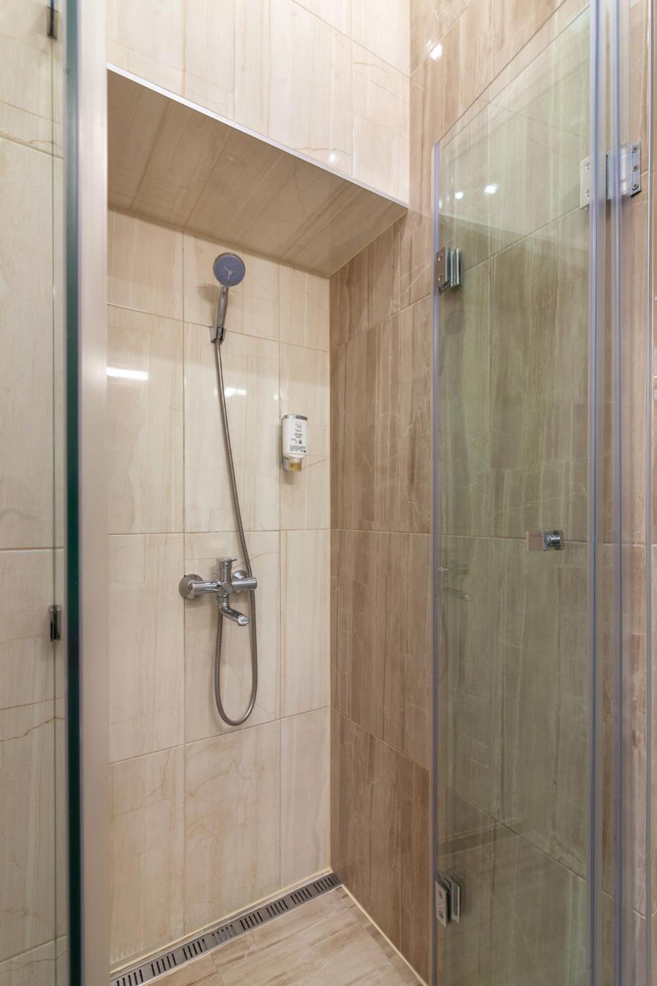 Royal Apartment On Franka 28 Lviv Ngoại thất bức ảnh